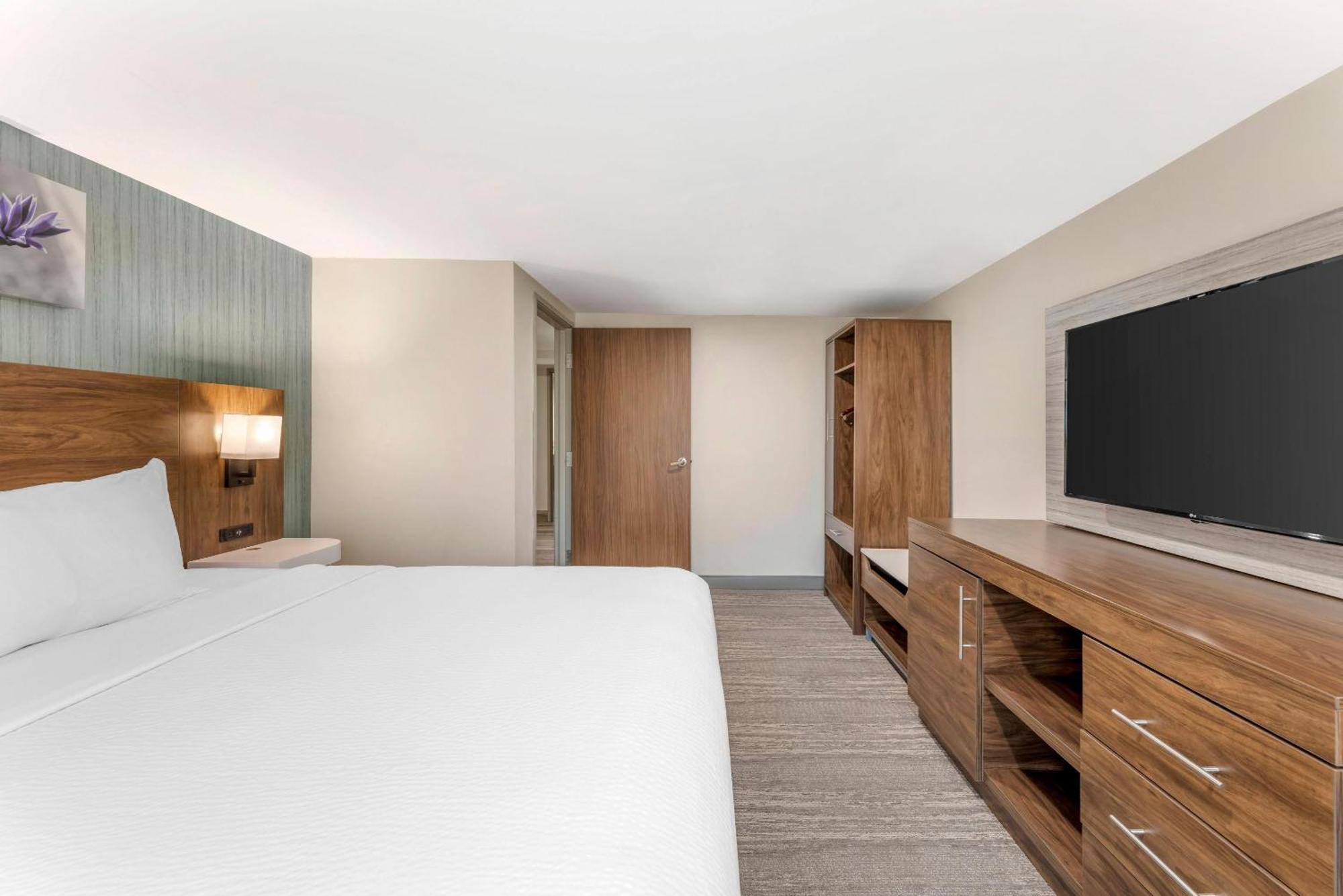 Sleep - Chicago 2* Oakbrook Terrace