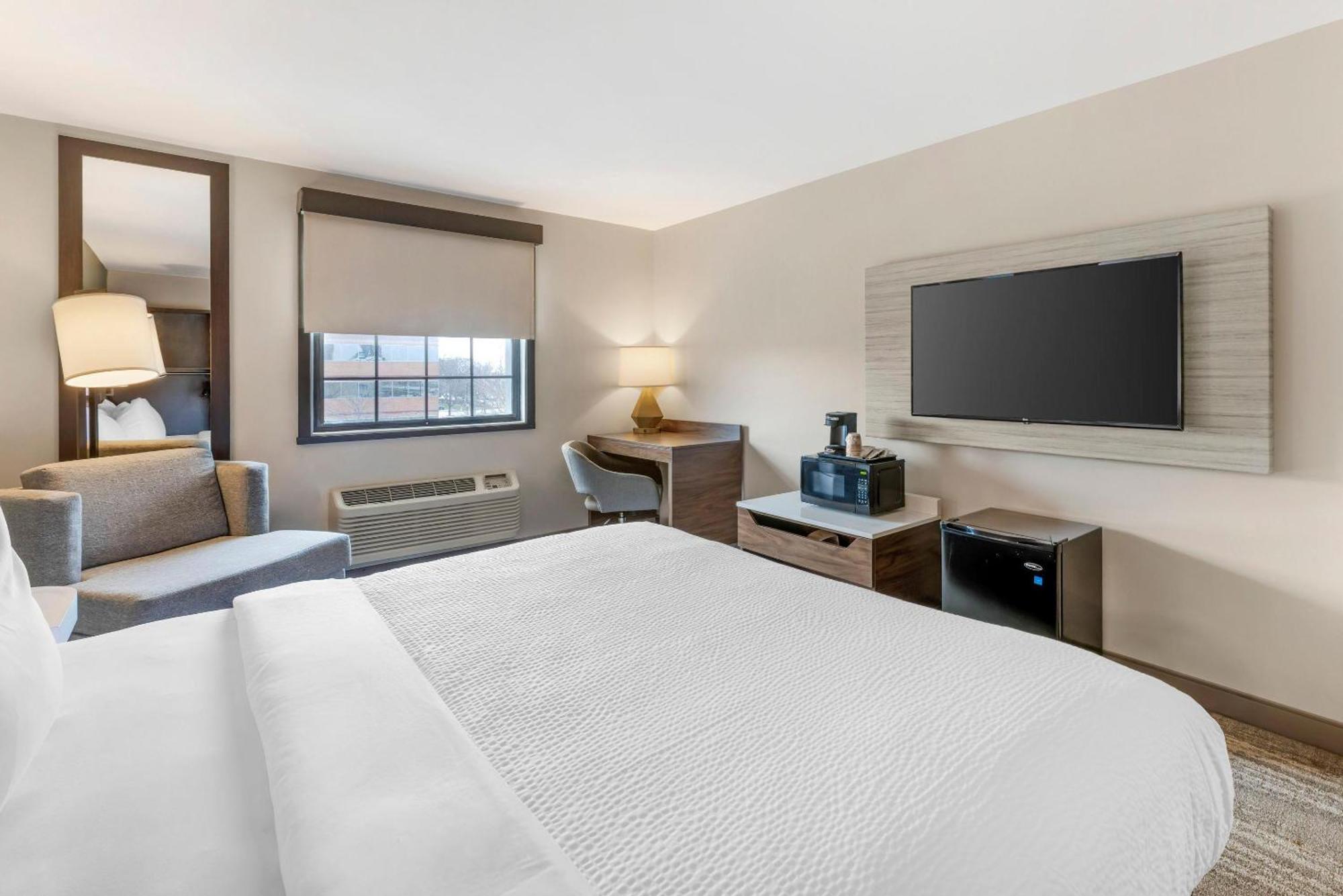 Sleep - Chicago 2* Oakbrook Terrace